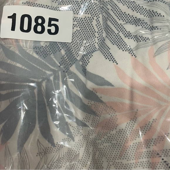 TAHARI Midi Dress Size XS Multicolor
Sleeveless Palm Tree Pattern Side Pockets - Picture 5 of 5